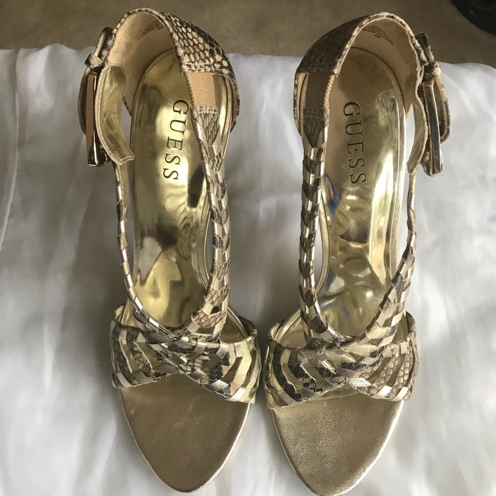 GUESS 5 INCH SANDALS
